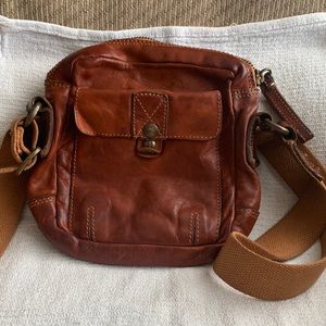 Campomaggi brown leather crossbody bag